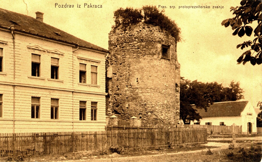 kula-starog-grada-danasnji-trg-josipa-bana-jelacica-pakrac-1912