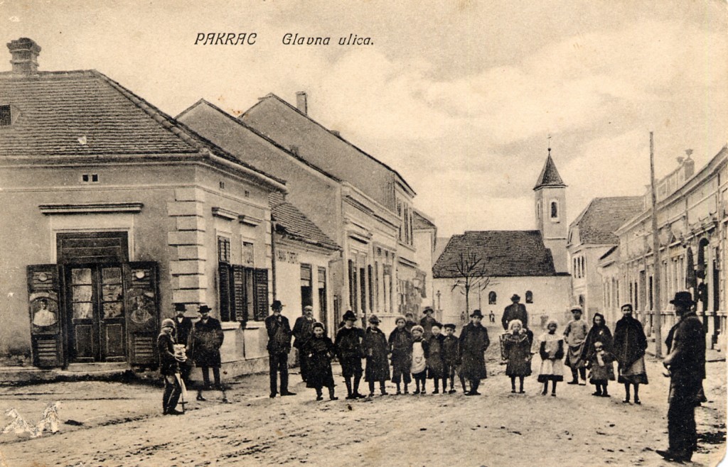 pakrac-glavna-ulica-danasnja-ulica-gojka-suska-1908