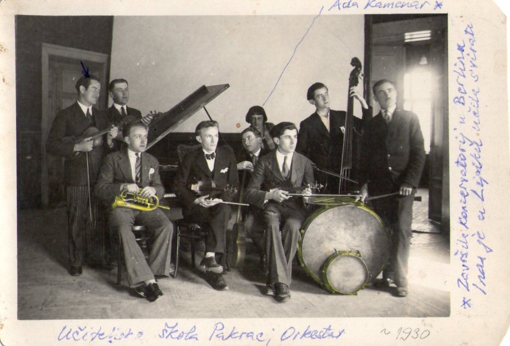 orkestar-uciteljske-skole-pakrac-s-voditeljicom-adelom-kamenar-1930